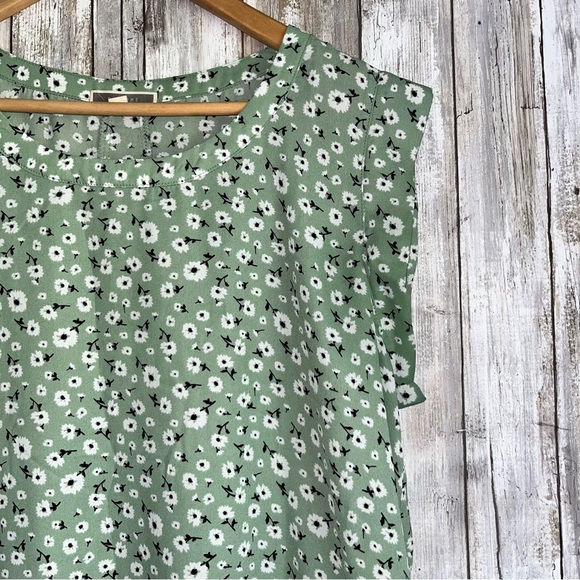 Pleione Green Floral Blouse - Picture 2 of 4
